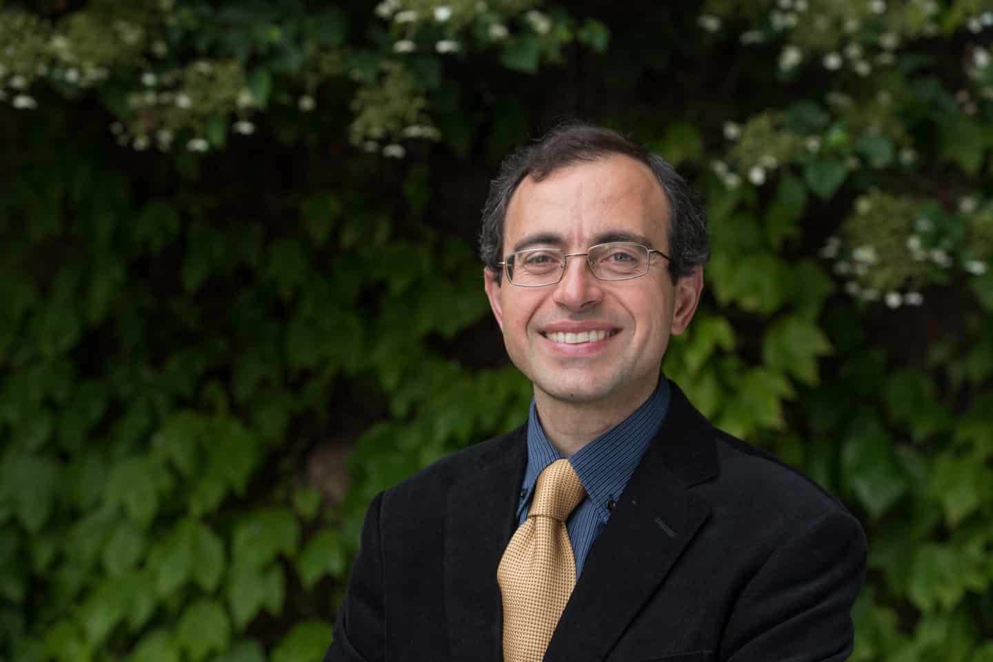 Dr John Vakonakis