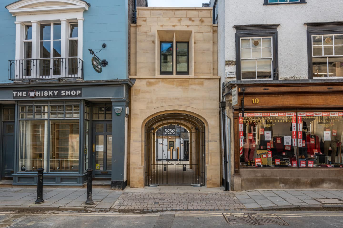 The new entrance to the Turl Street Mitre